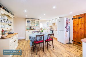 Kitchen/Breakfast Room- click for photo gallery